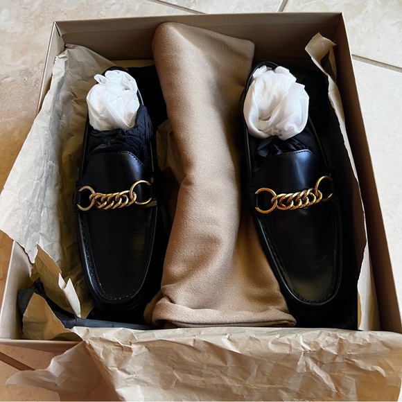 BURBERRY Solway L gold-chained black leather loafer - Picture 7 of 9